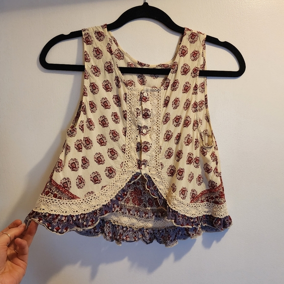 Cute top - Picture 2 of 3